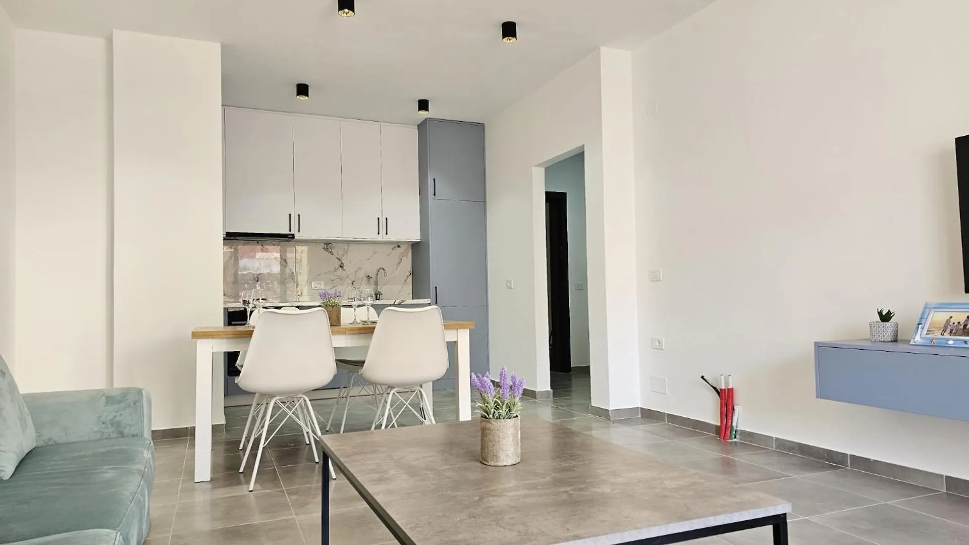 Coastal Apartment Near Saranda Beach
