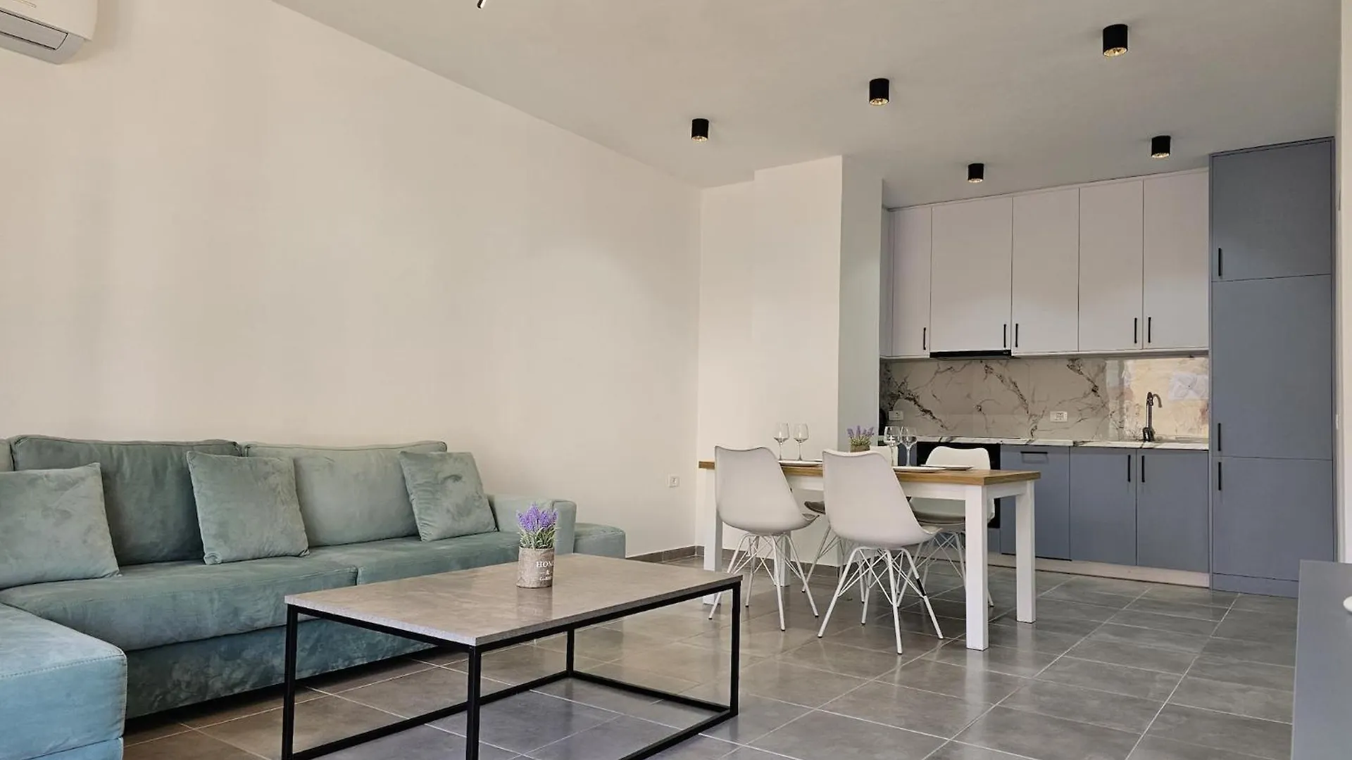 Coastal Apartment Near Saranda Beach 0*, Sarandë
